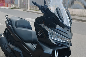 Voge sr4 400 Max aprile 2023