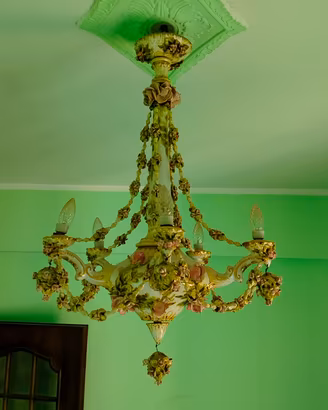 Prestigioso Lampadario in Porcellana Capodimonte 