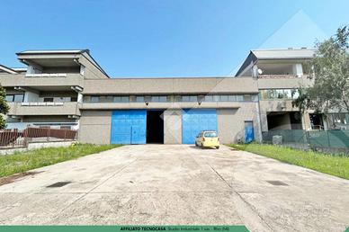 CAPANNONE A BAREGGIO