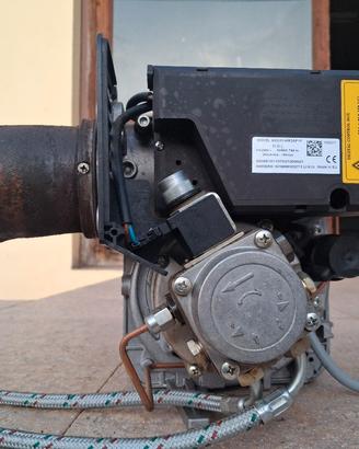 Bruciatore a gasolio caldaia Riello