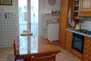 Ostuni - trilocale 100 mq al 2° piano in zona serv