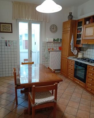 Ostuni - trilocale 100 mq al 2° piano in zona serv