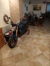 FZ1 naked 
