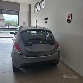 lancia ysilon  1200  platinum 