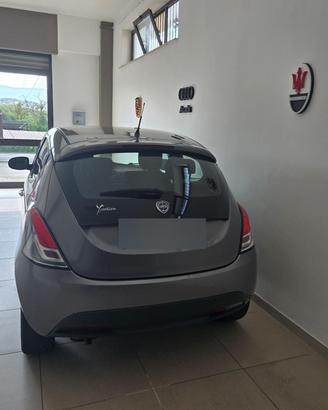 lancia ysilon  1200  platinum 