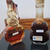 Coppia di Mignon a Forma di Chitarra Rare