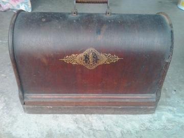 MACCHINA DA CUCIRE SINGER DEL 1886 CON VALIGETTA