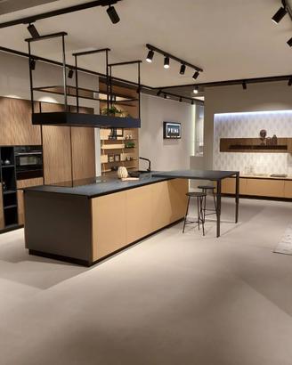 Cucina Prima Gola Linear con Isola Laccato Pesca