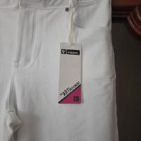 pantalone sotto il ginocchio 