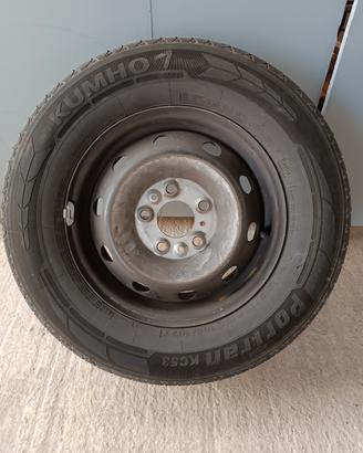 cerchio e 2 pneumatici 215/70/15  ducato