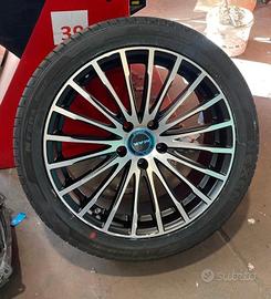 cerchi completi di pneumatici 