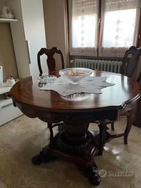 Tavolo in legno intarsiato con 4 sedie