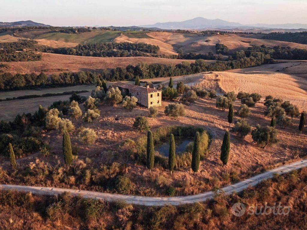 Rustico / Casale di 300 m² con box auto a Asciano - Vista 4