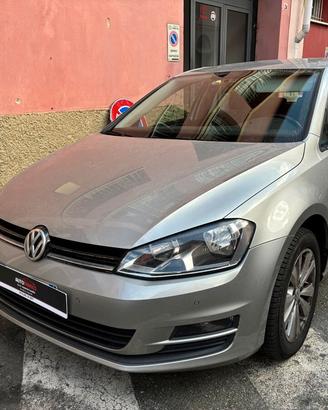 Volkswagen Golf 1.6 TDI 110 CV 5p. Highline BlueMo