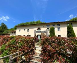 Agritur con 85 ettari in Toscana