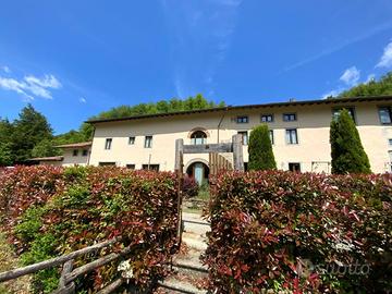 Agritur con 85 ettari in Toscana