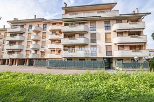 APPARTAMENTO TRILOCALE - PIANO TERRA CON GIARDINO