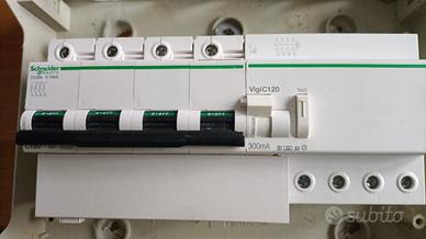 Interruttore Schneider MTD 10kA 100A 300mA tipo S
