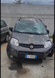Fiat Panda Hybrid 2022 incidentata