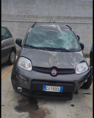 Fiat Panda Hybrid 2022 incidentata
