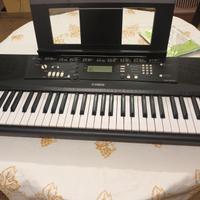 Tastiera Yamaha EZ 220