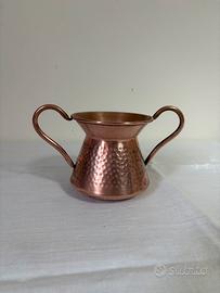 Piccolo vaso anfora o cache-pot in rame martellato
