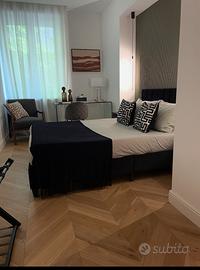 Letto matrimoniale in velluto nero