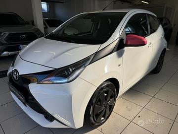 Toyota Aygo 5p 1.0 x-black tss