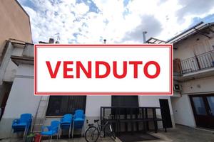 Palazzo / Stabile di 1046 m² con più di 5 locali a