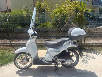 Aprilia Scarabeo 100 4T - 2011