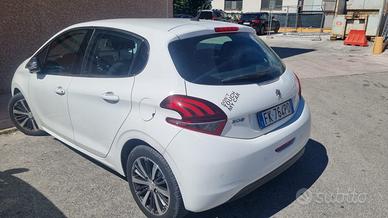 Peugeot 208 1.6 hdi