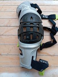 ginocchiera tutore dx alpinestars  L