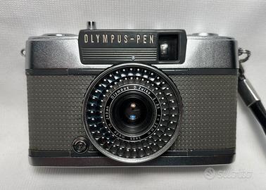 Macchina fotografica Olympus-Pen EE-2