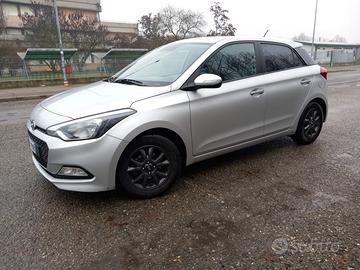 HYUNDAI i20 2ª serie - 2015