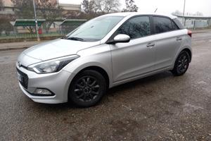 HYUNDAI i20 2ª serie - 2015