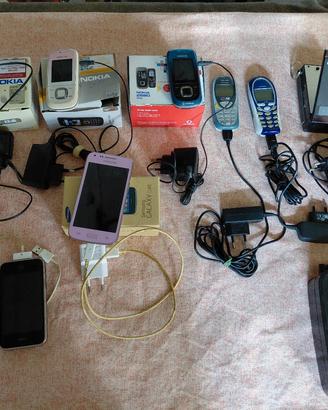 Telefonini d'epoca funzionanti