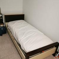 letto singolo vintage con materasso