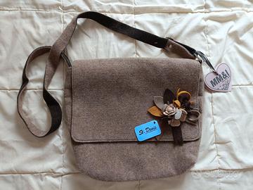 Borsa in feltro da donna con spilla