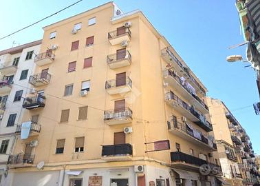 4 LOCALI A PALERMO