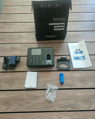Rilevatore di Presenze Biometrico e RFID 