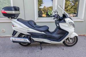 Suzuki Burgman 400 - 2010 - SOLO 15.500km