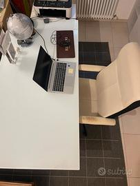 Scrivania bianco latte trasparente