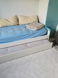 Doppio letto con armadio compreso 