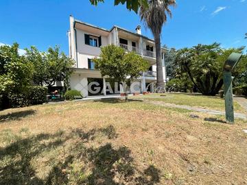 Villa esclusiva con giardino mprivato