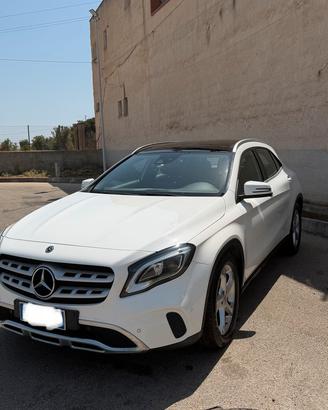 Mercedes-Benz Gla 200 d 4Matic automatica 2019