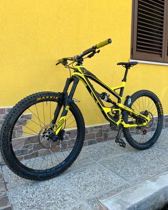 YT Capra CF
