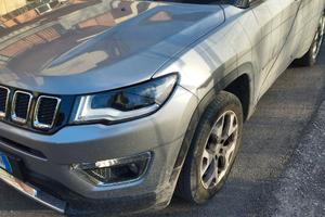 Autovettura jeep Compass