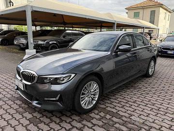 BMW 320 330 i xdrive Luxury BERLINA CILINDRATA 2