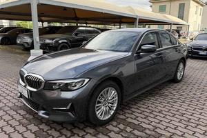 BMW 320 330 i xdrive Luxury BERLINA CILINDRATA 2