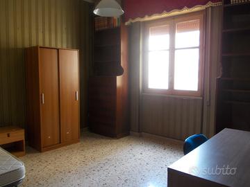 Zona Archirafi-Stazione stanza studentessa